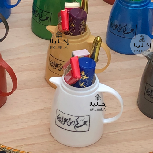 علب توزيعات مع تعبيه مع قاعده خشب