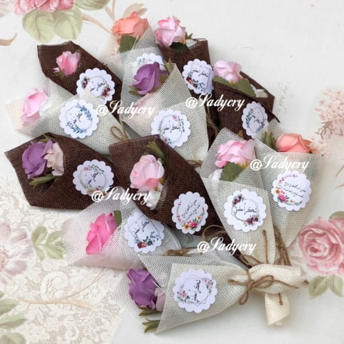 ميني بوكيه ورد صناعي منوع حجم صغير  ( 12 قطعه )