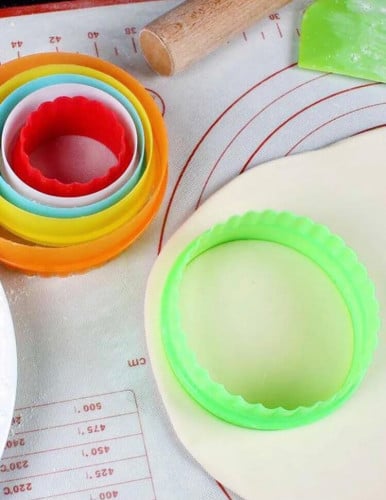 قطاعة بسكويت / معجنات /قطاعات كوكيز طقم مكون من ( 5 قطع )