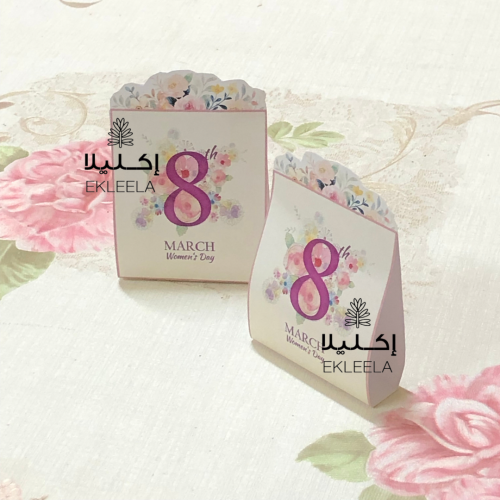 توزيعات بثيم ورقي عن اليوم العالمي للمرأه مع تعبيه ( 12 قطعه )