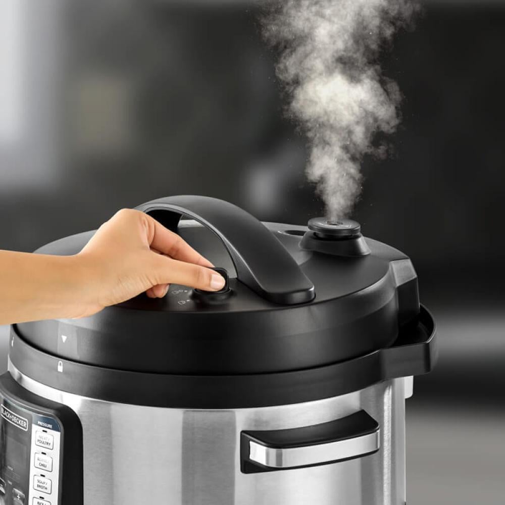 قدر ضغط بلاك اند ديكر 10L PRESSURE COOKER 10 لتر كهربائي حجم عائلي 1350 واط  سعة  9 في 1  يستبدل 9 من أدوات الضغط مثل طباخ الارز  يطبخ عدة وجبات في كل طبق و يكفي 12 شخص  ألومنيوم  فضي  0 صنع في الصين PCP1010-B5