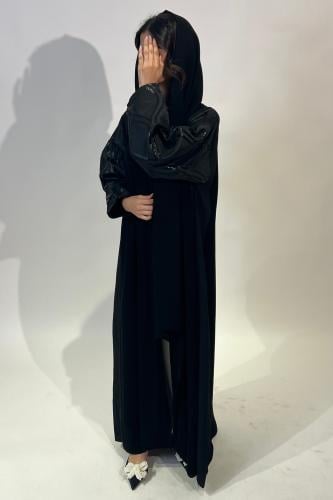 اكمام جاكار اسود