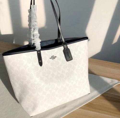 COACH WHITE TOT BAG