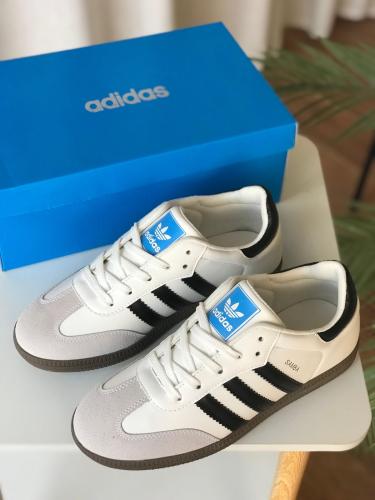 Adidas سامبا