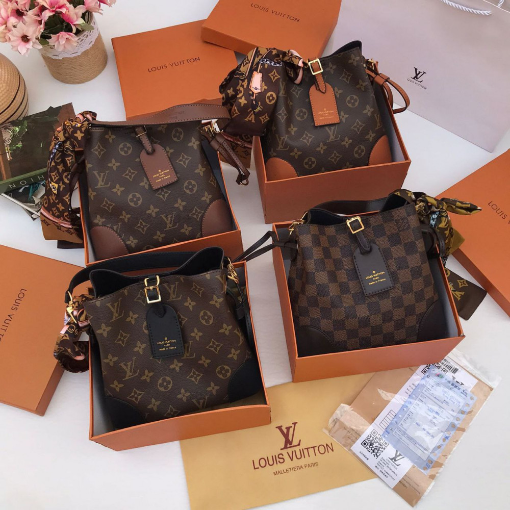 LOUIS VUITTON