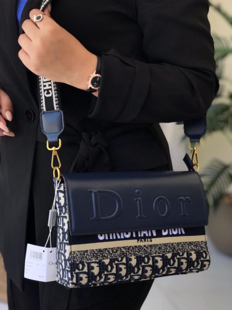 D3
