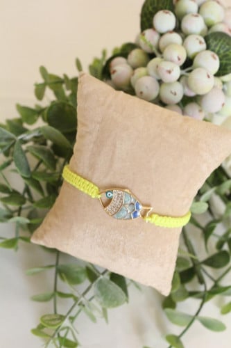 اسوره بتعليقه سمكه مع خيط بلون فسفوري