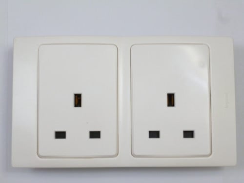 فيش مجوز  انجليزى 13 امبير