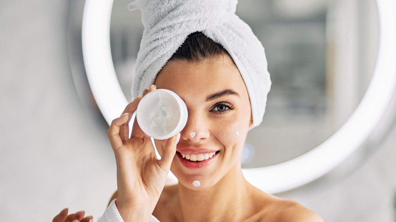 العناية بالبشرة