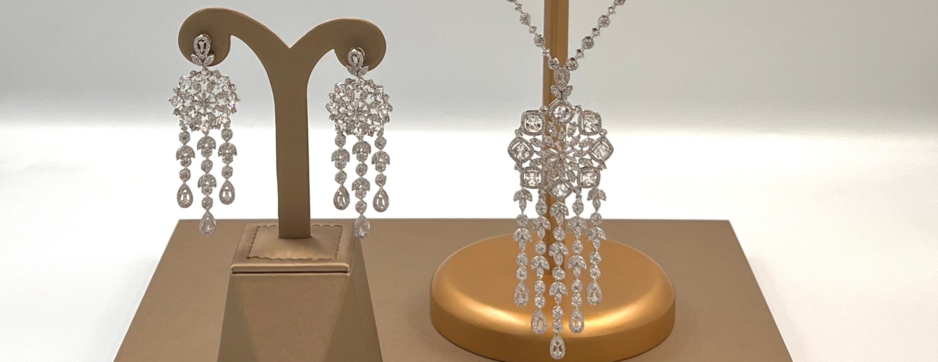 بــريق السِـوار image-slider-0