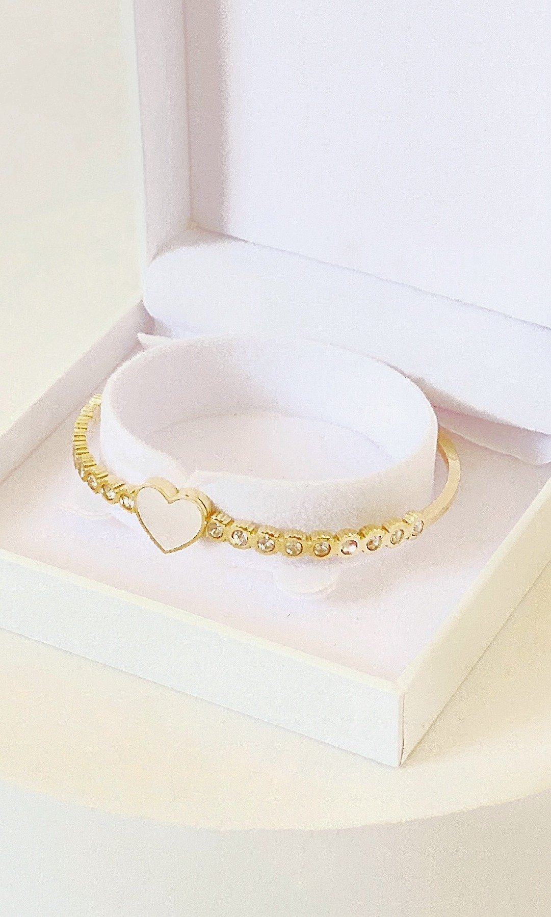 اساور Bracelets