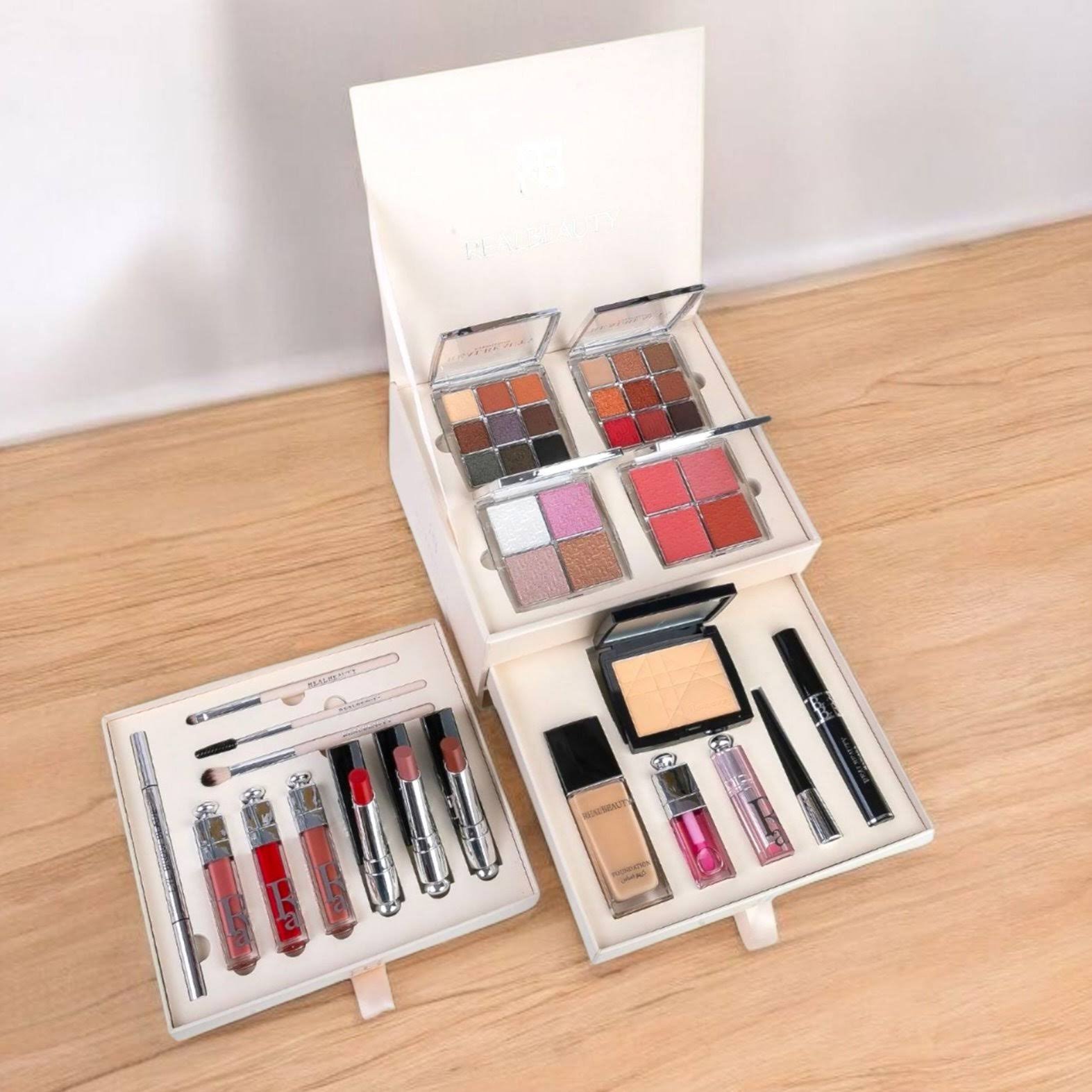 بوكس الأناقة من ريل  بيوتي يجمع لك كل شي بأناقة وجودة عالية!