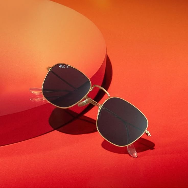 نظارات شمسية باطار معدن للجنسين