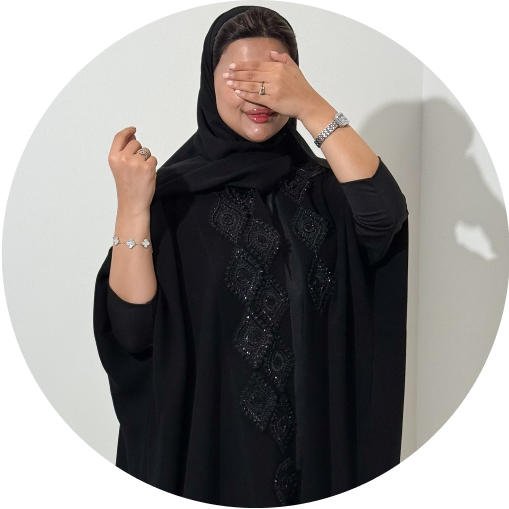 عبايات سوداء