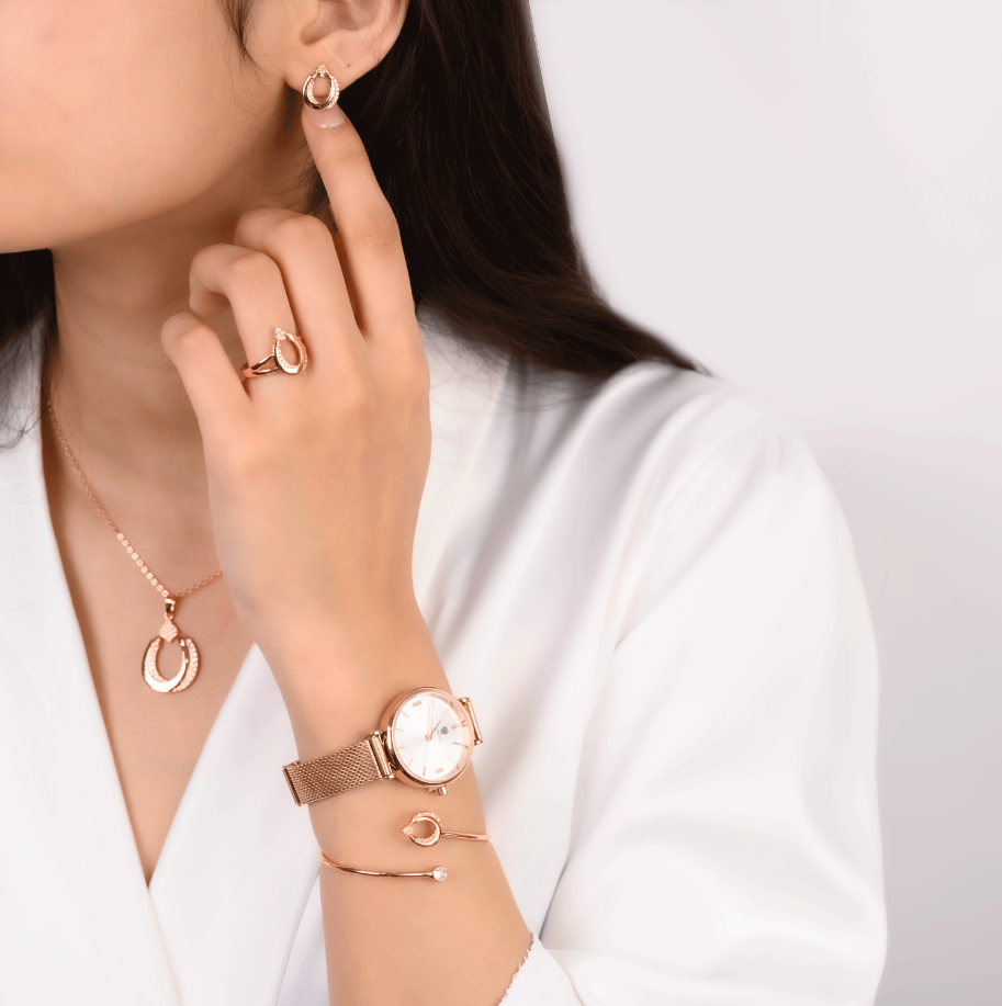 أطقم ساعات البارو