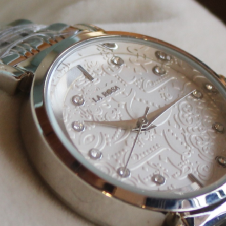 ساعات لاروزا و ديفيرتا