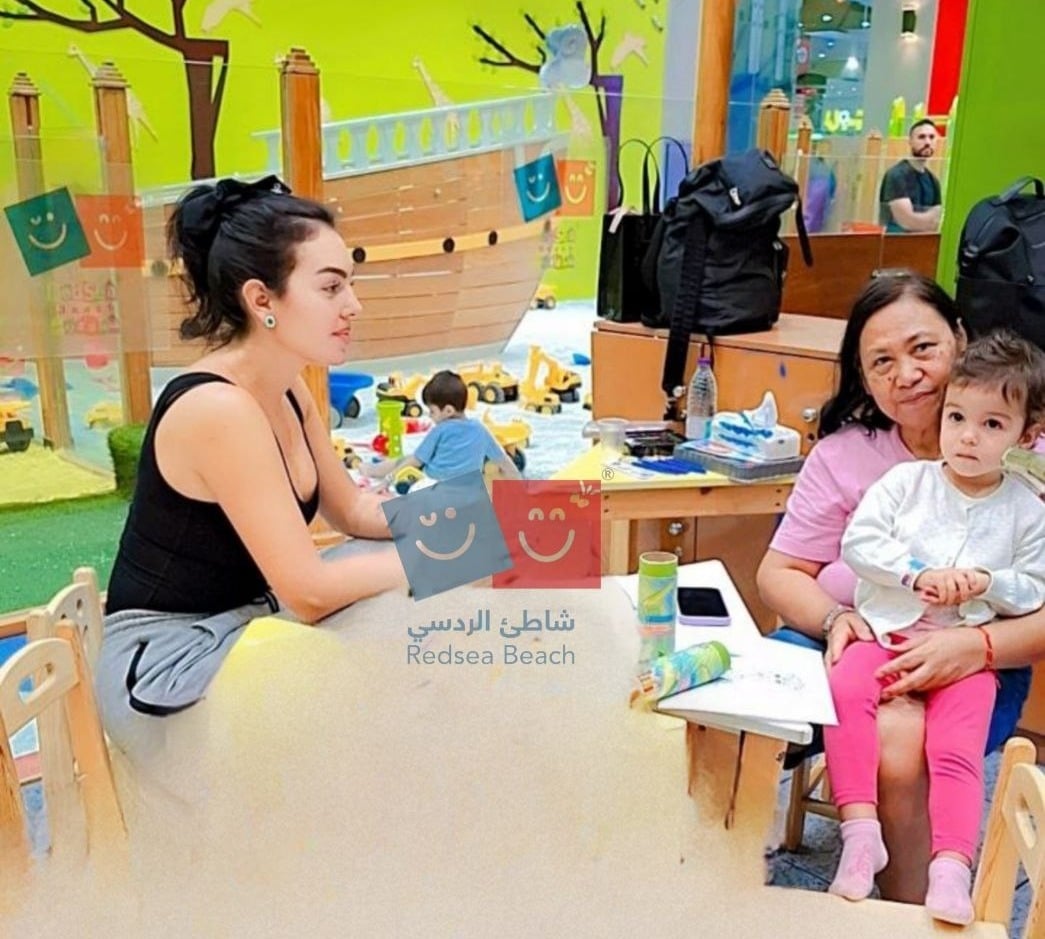 سررنا بزيارة جورجينا في شاطئ الردسي