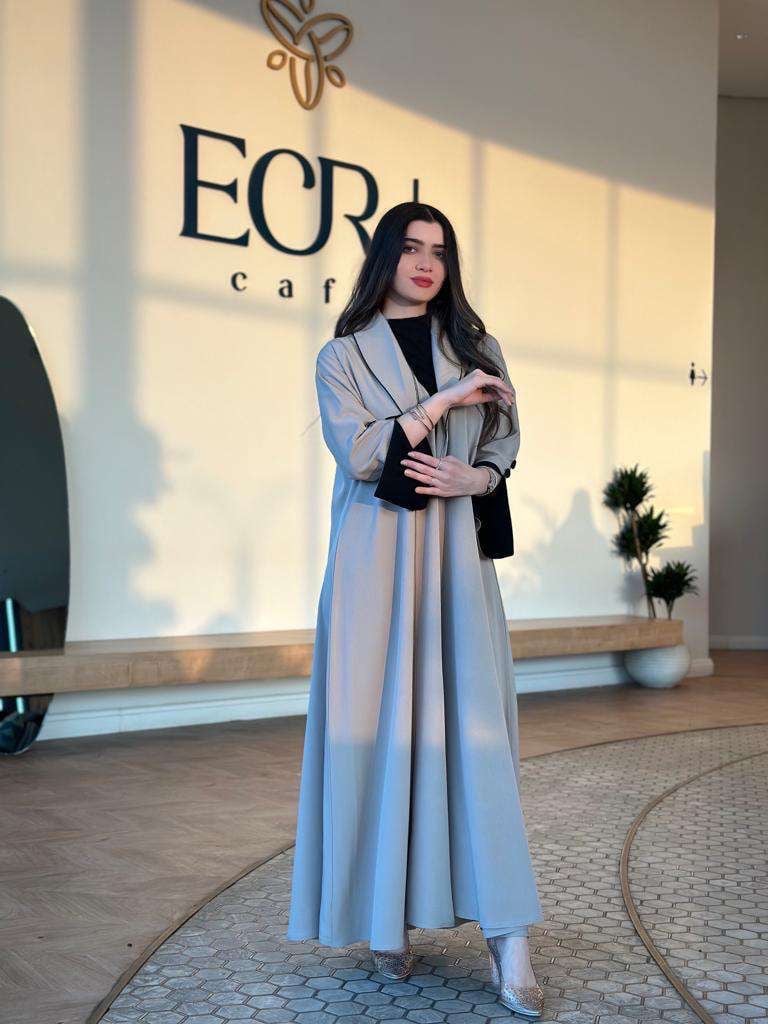 عبايات ملونة image