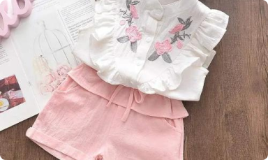 ملابس تليق بطفلك