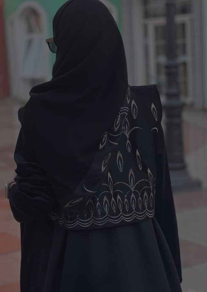 العبايات السوداء