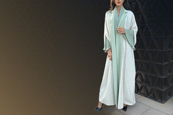 العبايات الملونة