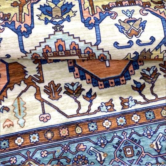 متعددة الألوان