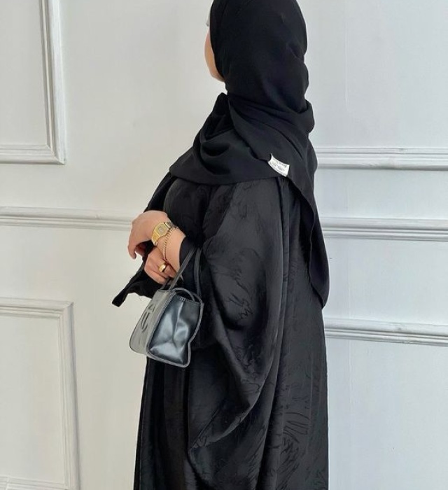 عبايات وطرح ونقابات