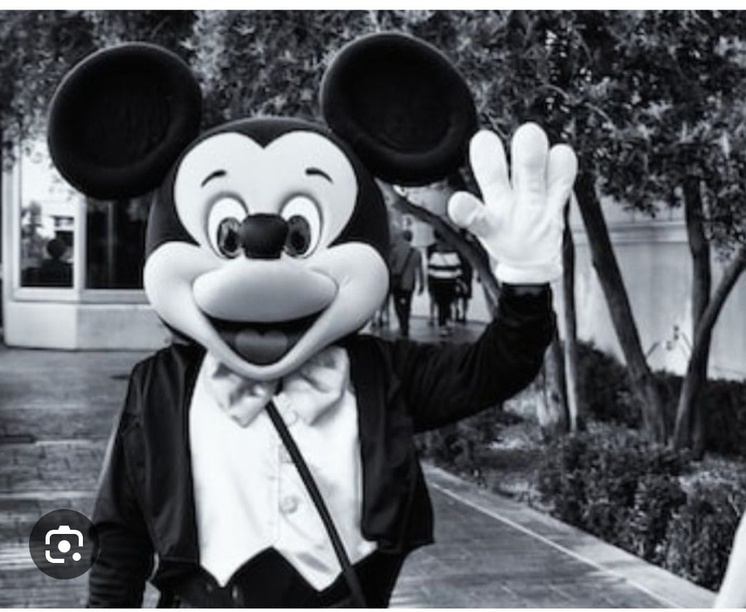 ساره عبدالله