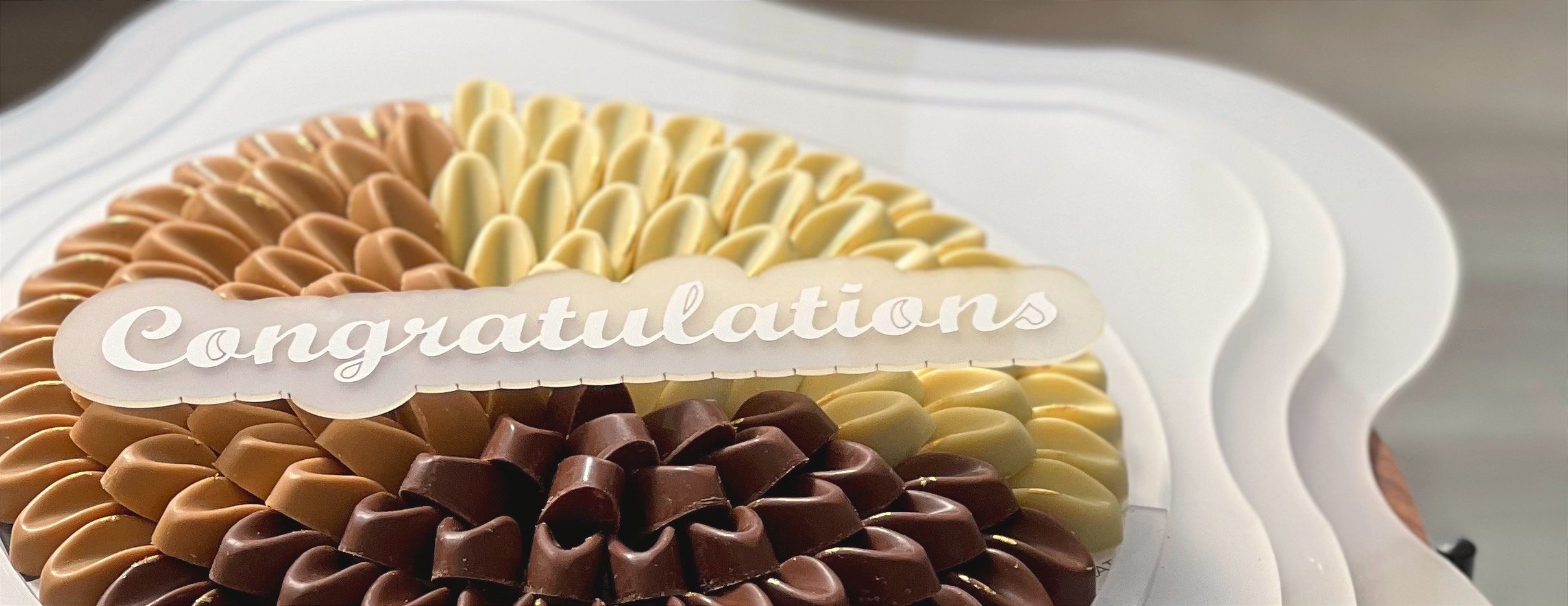 حلويات لوغانو image-slider-0