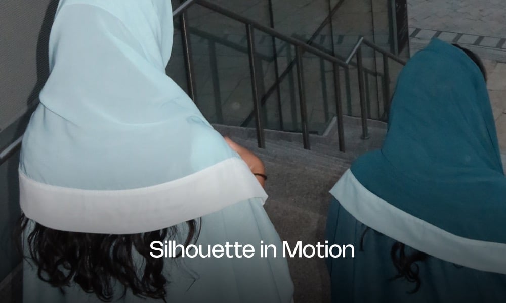 RightandLeft image-slider-1