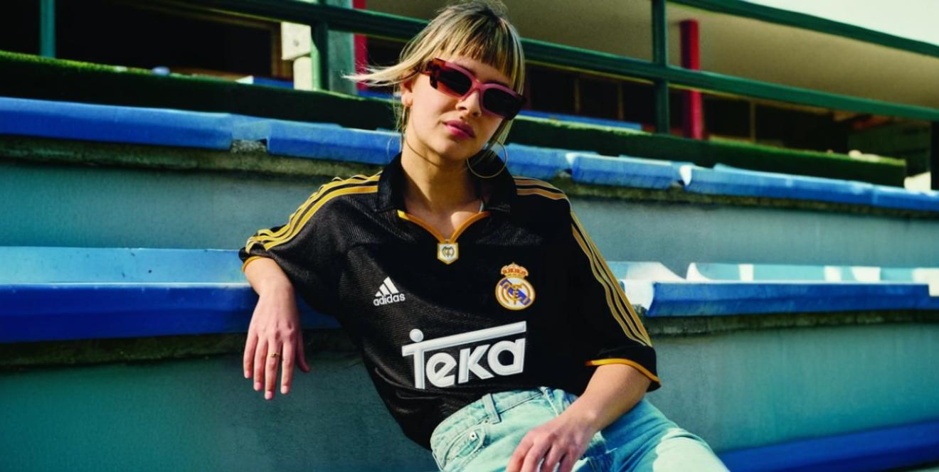 تيشيرتات ريال مدريد الكلاسيك