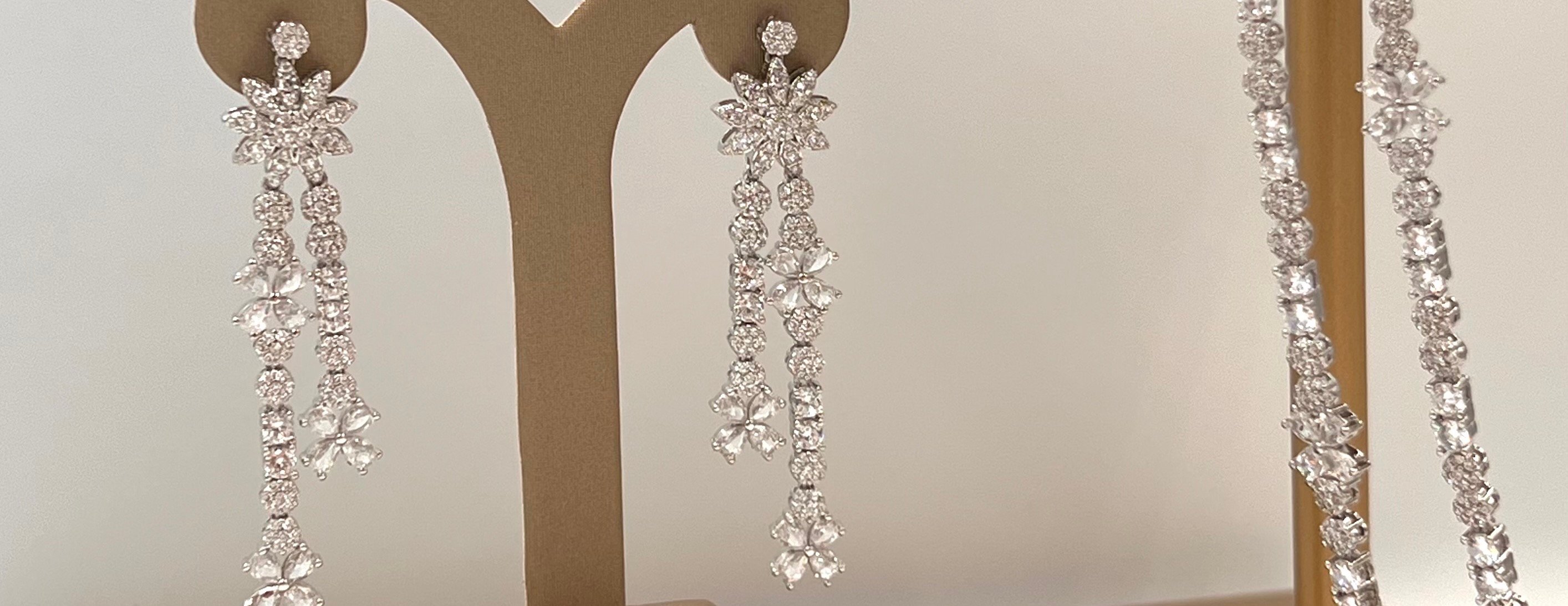 بــريق السِـوار image-slider-2