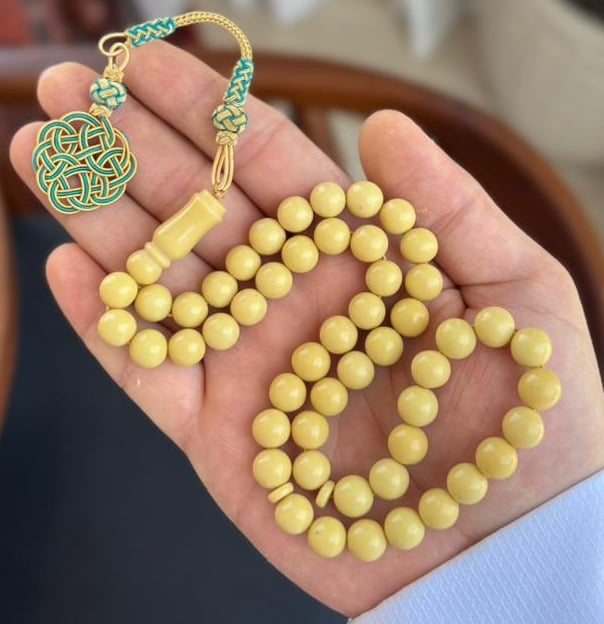 سبح الكهرمان