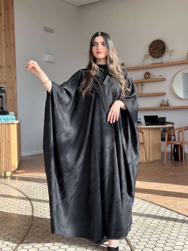 عبايات سوداء image