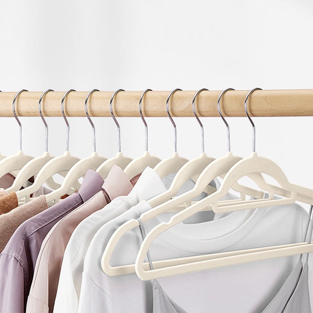 علاقـــــــات الملابــــس