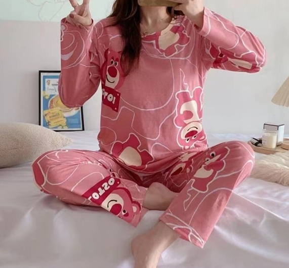 Image of بجاماتنا تمنحك راحة وأناقة في لحظات الاسترخاء.