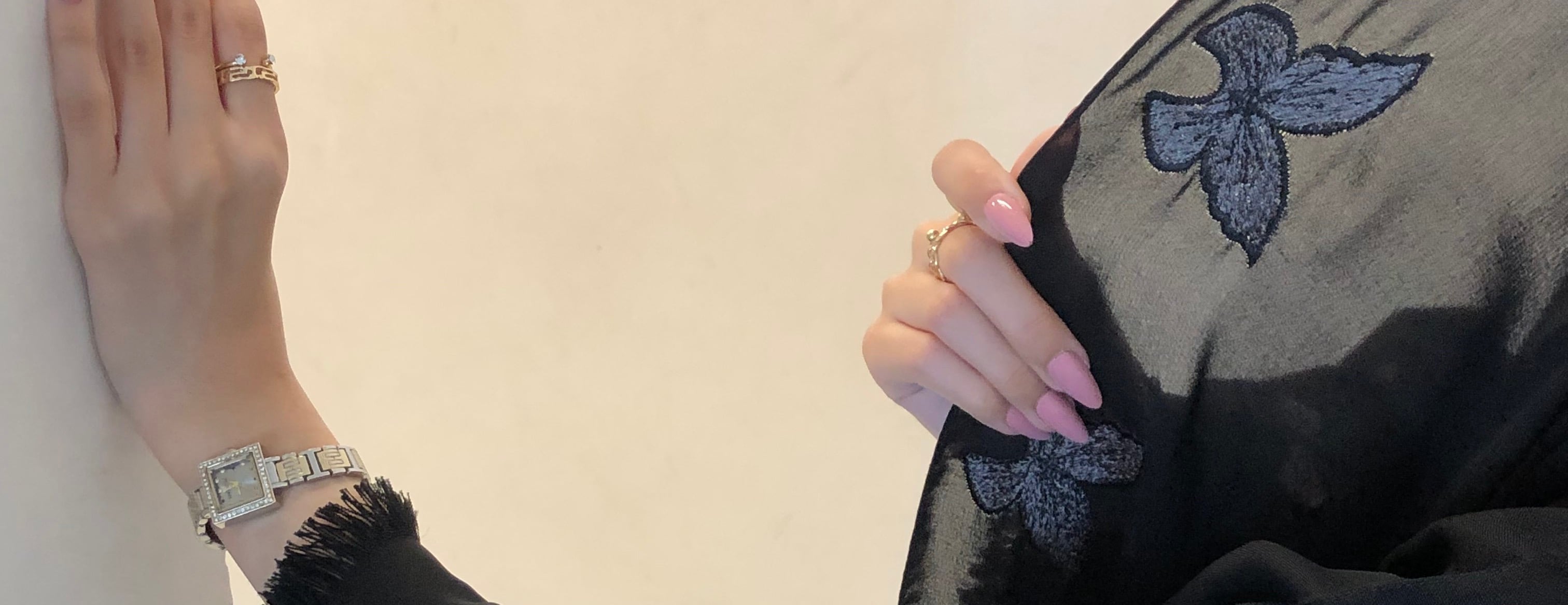 توليب عبايه image-slider-2