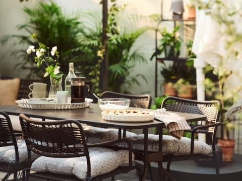 الحديقة والشرفة