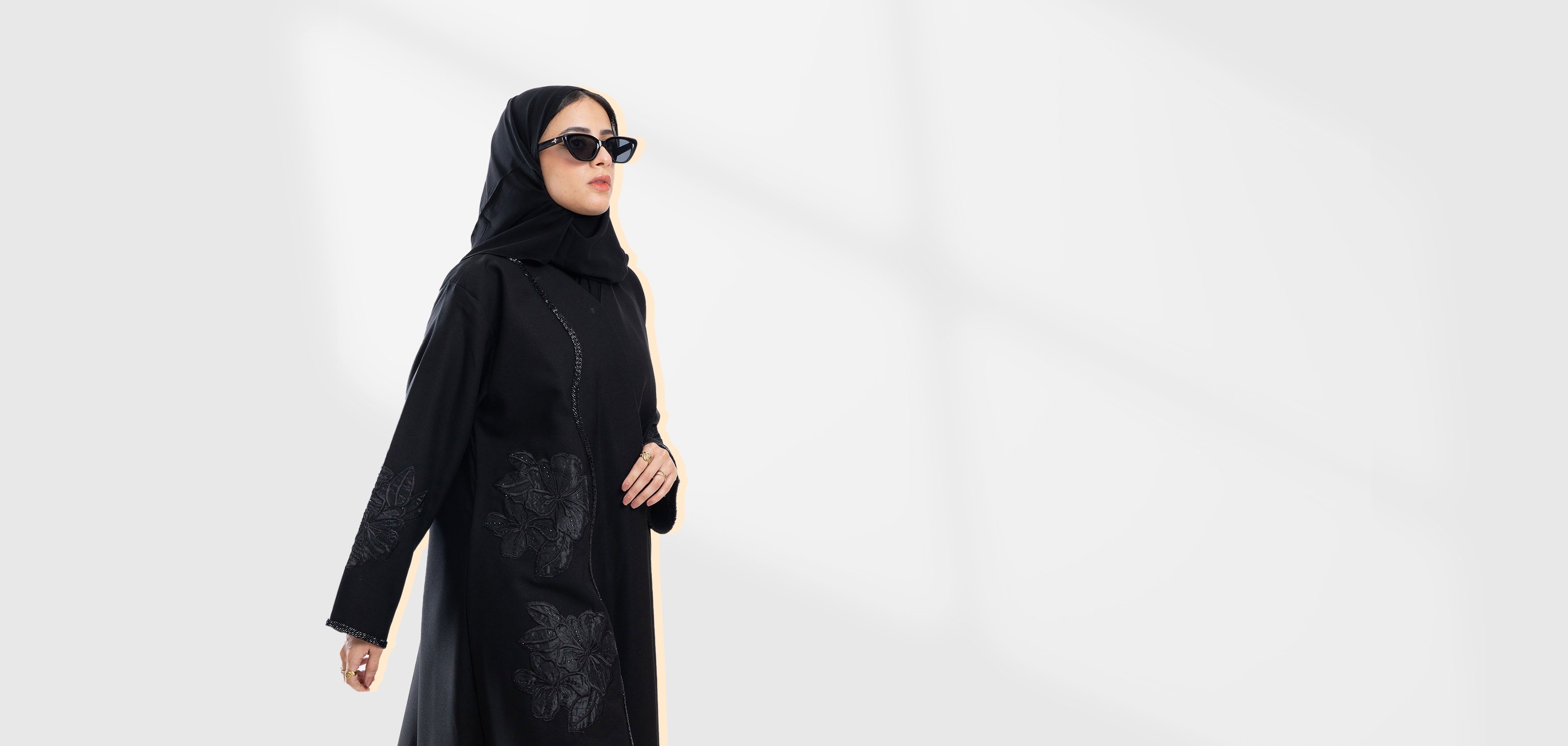زاهية للعبايات