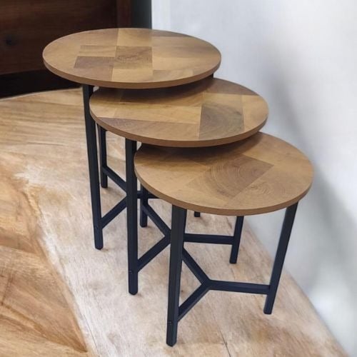 طاولات خدمة