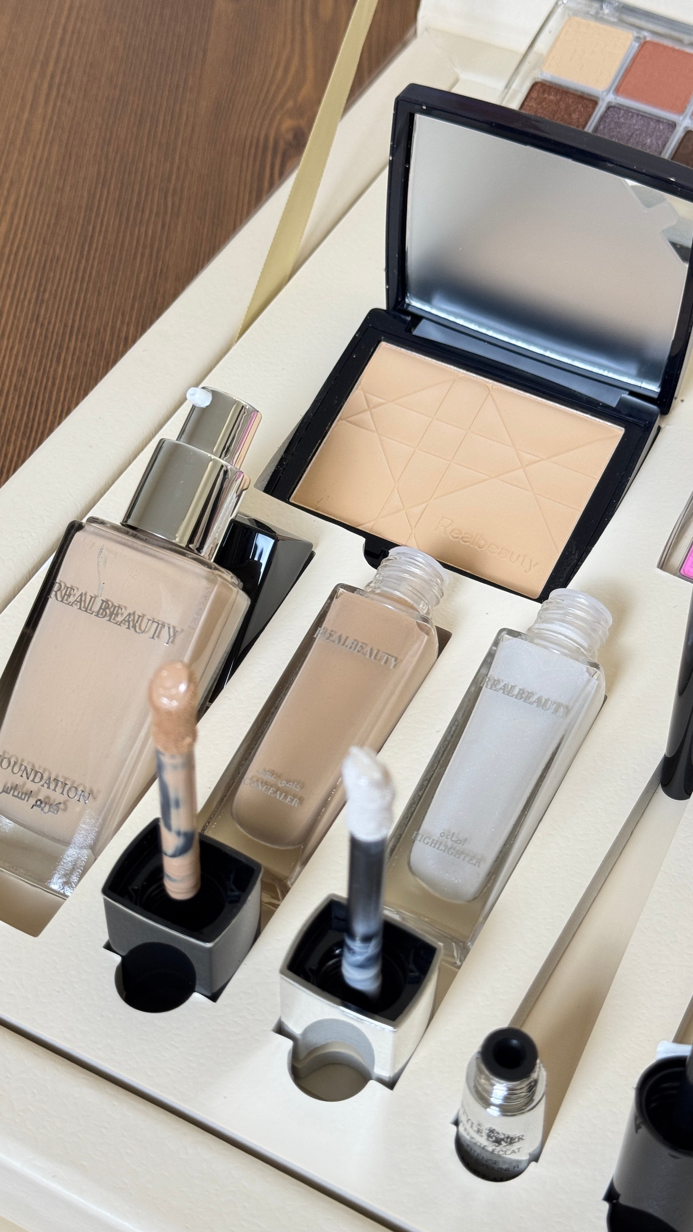 مستوحاه من ديــور