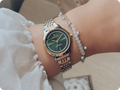 ساعات نسائية