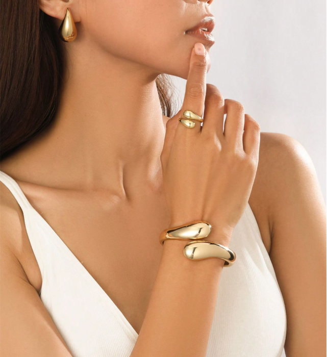 كل ما تحتاجينه لإطلالة متكاملة… في مكان واحد.