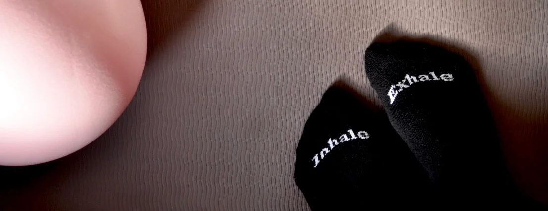 THRYV SOCKS image-slider-1