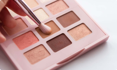 مكياج عالي الجودة لإطلالة مبهرة.