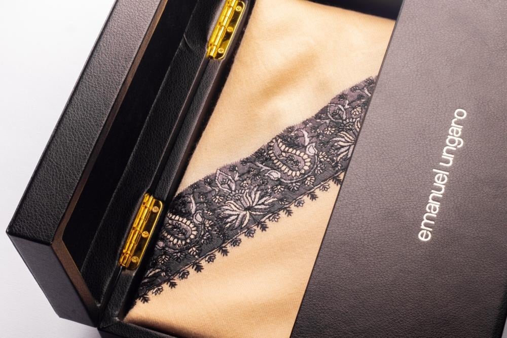 شال شتوي امانويل انجارو