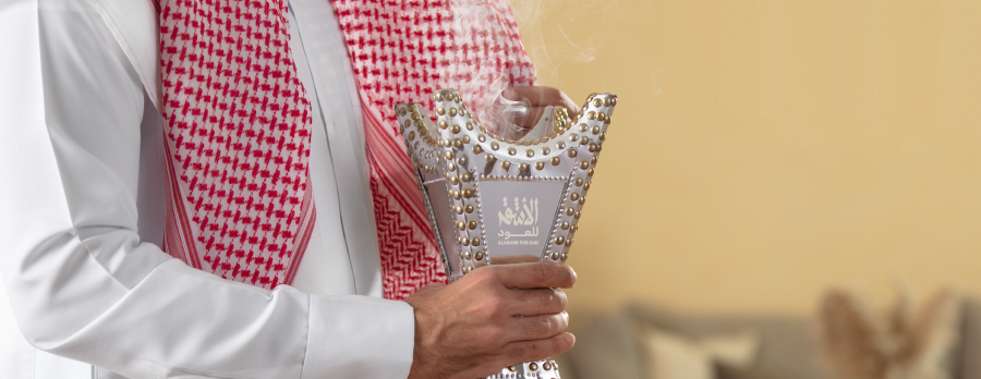 الاشقر للعود image-slider-0