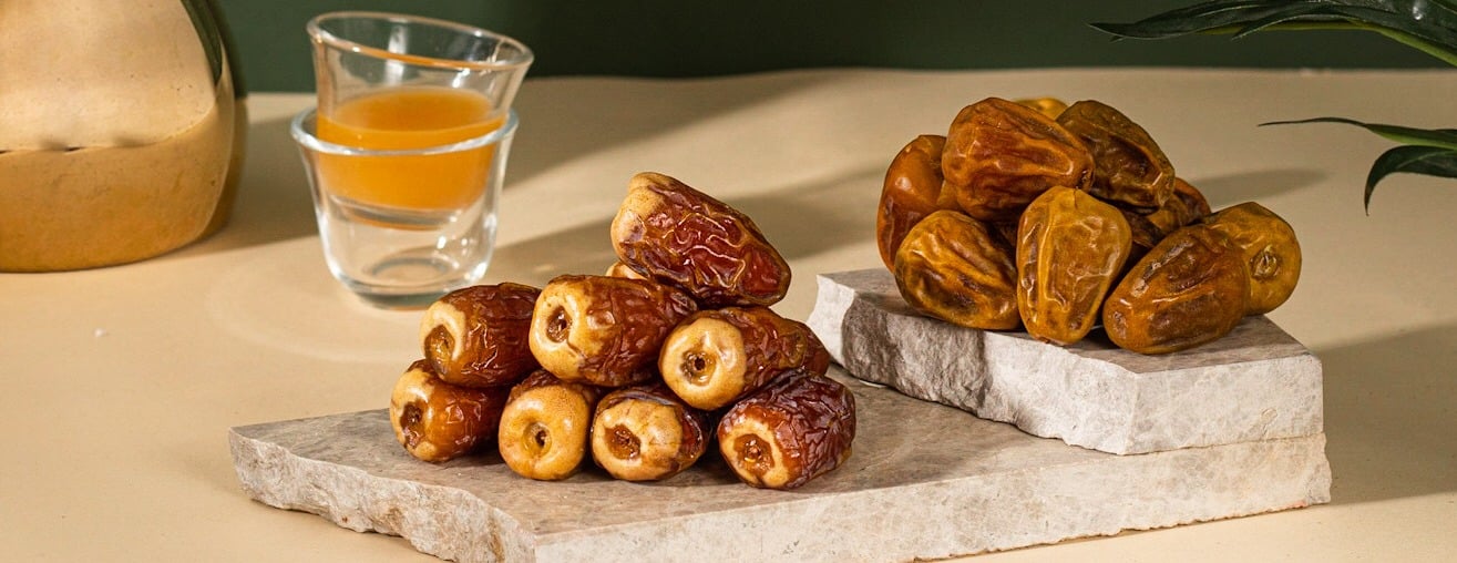 شُموخ للتمور image-slider-0