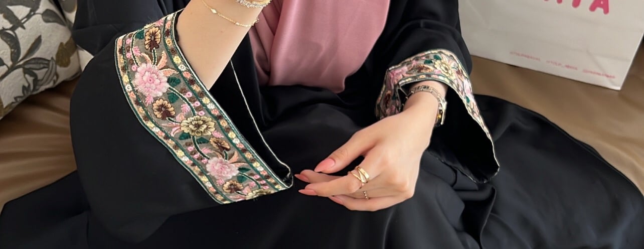 توليب عبايه image-slider-0