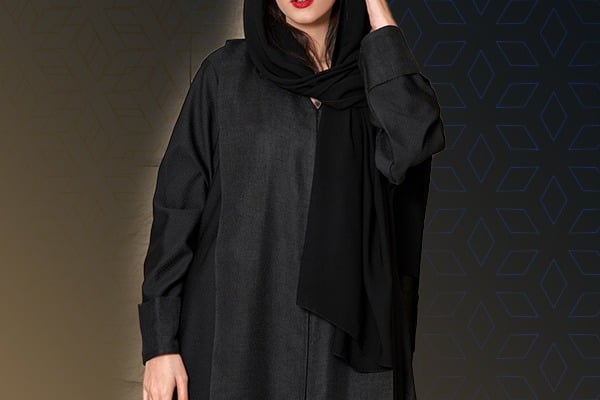 العبايات السوداء